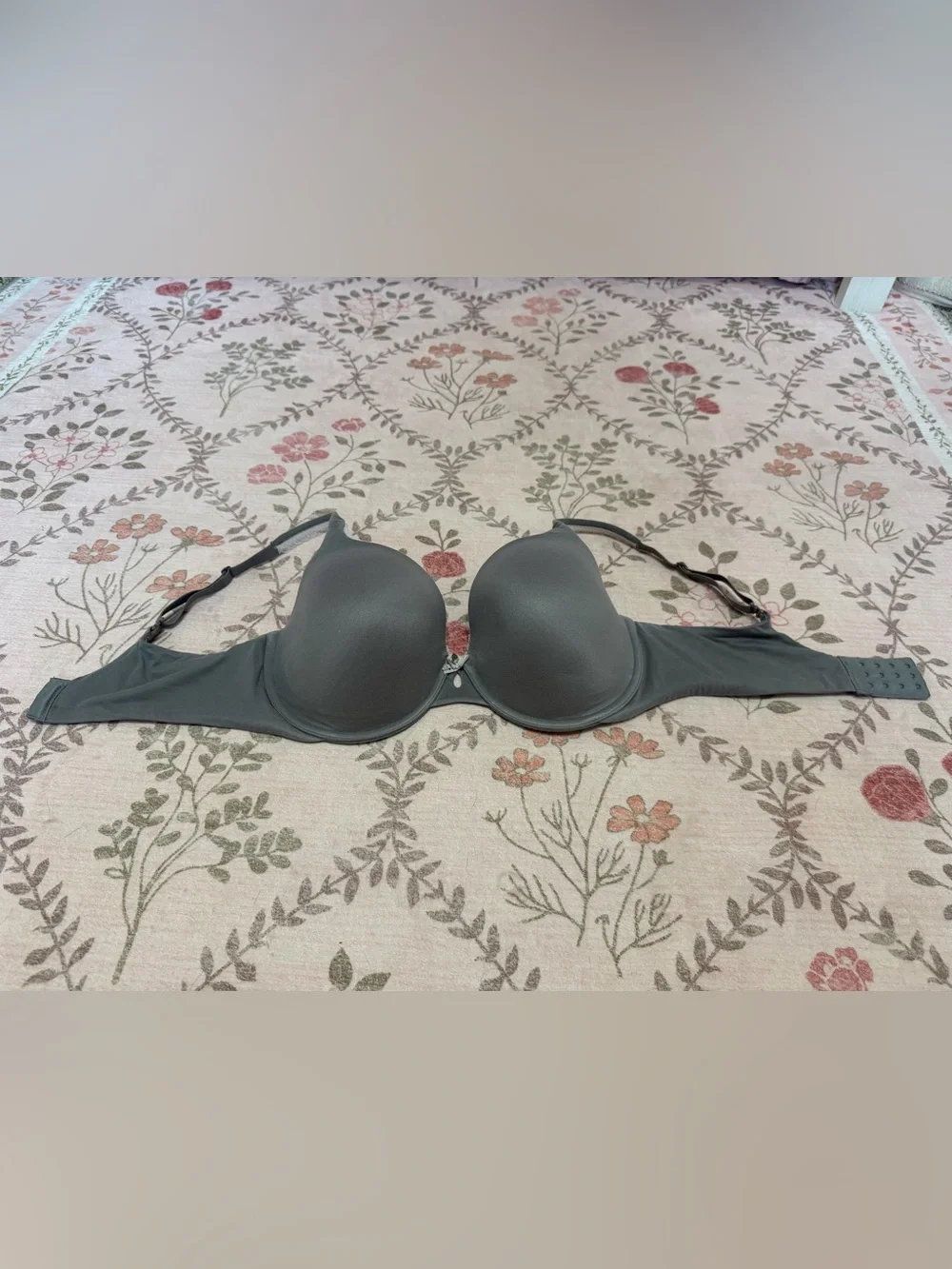 11 VS bras - size 36DD